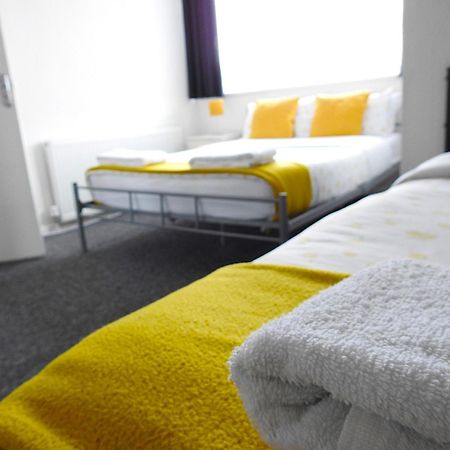 Your Home Away From Home. 리즈 외부 사진