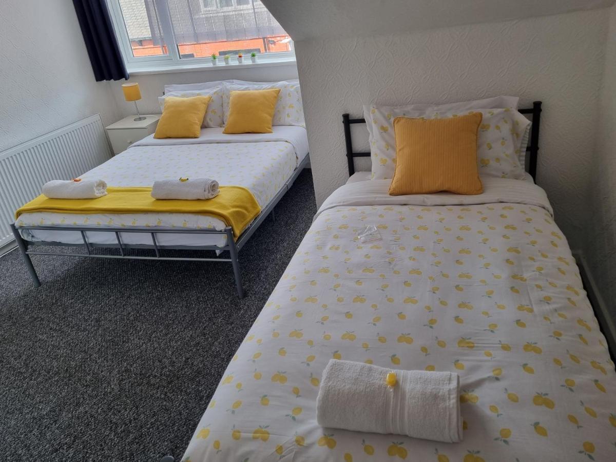 Your Home Away From Home. 리즈 외부 사진